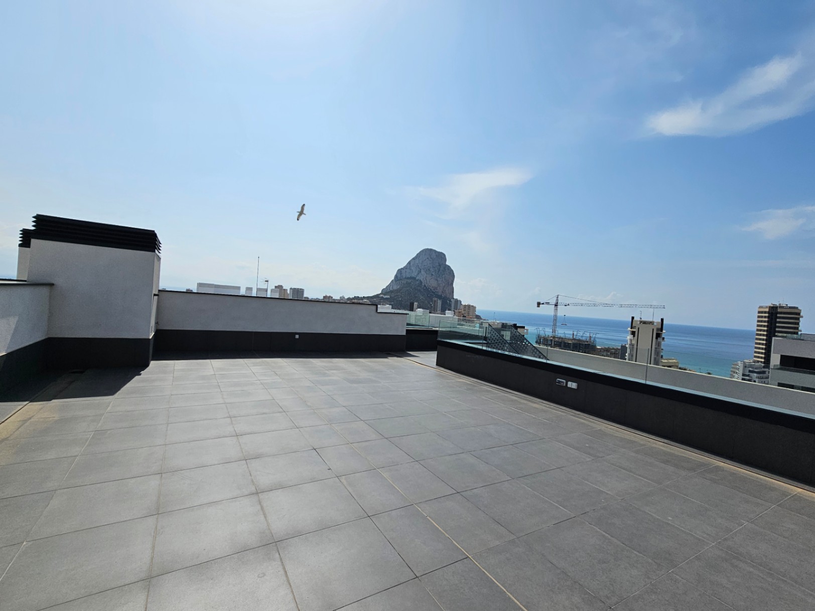 Ático nuevo con vistas al mar