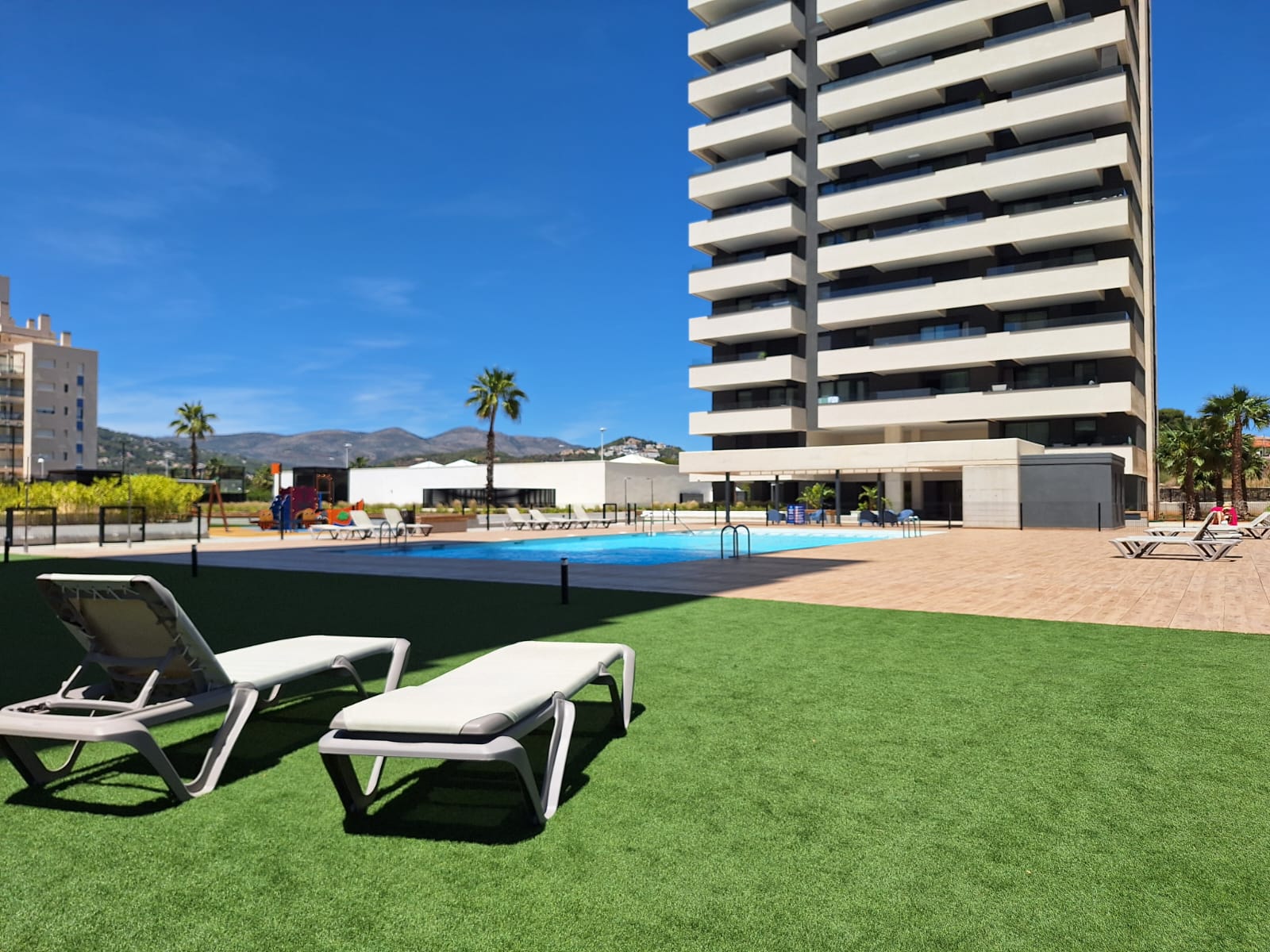 Ático nuevo con vistas al mar