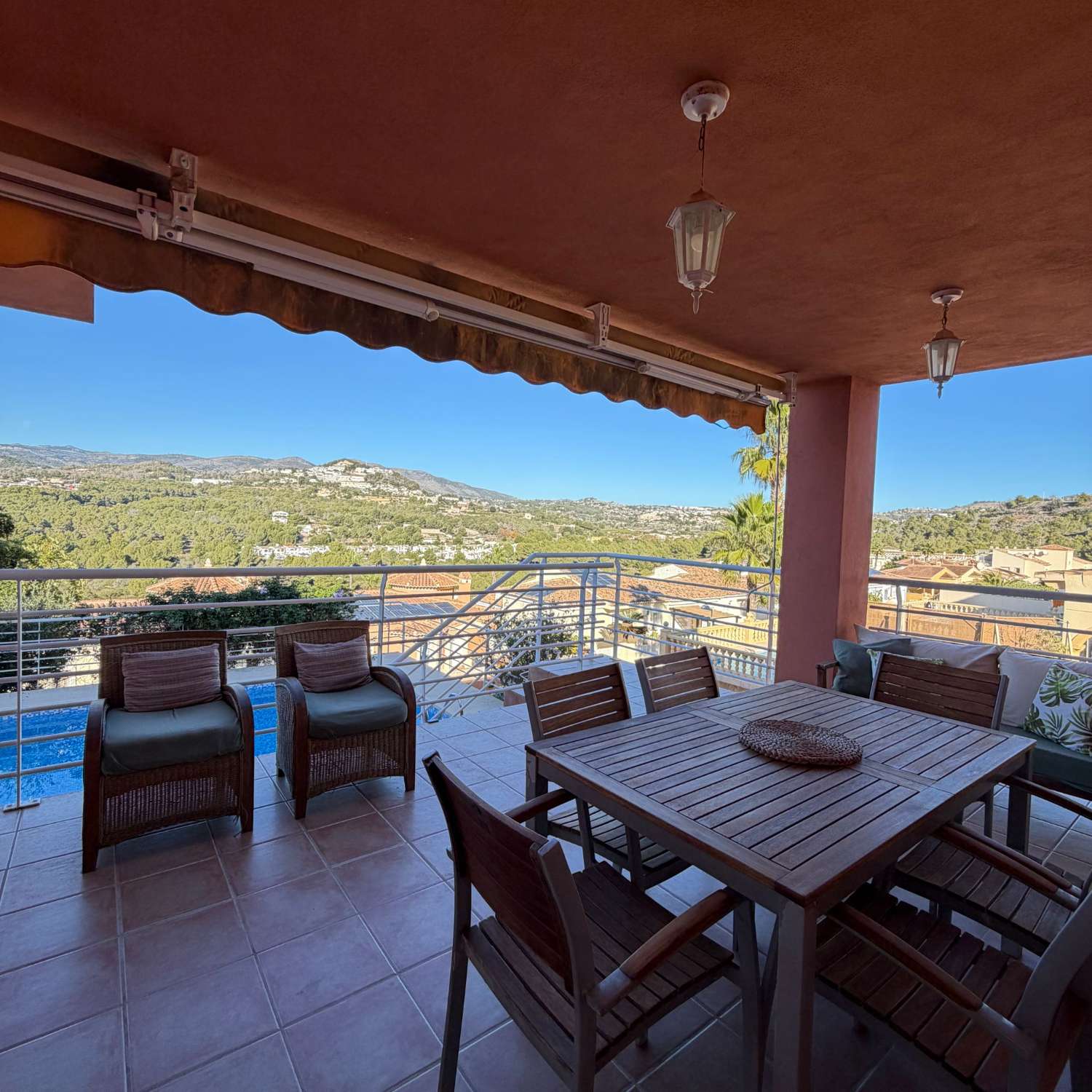 Villa pareada con piscina privada 