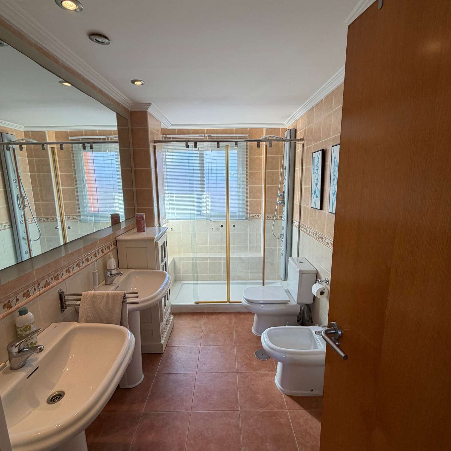 Villa pareada con piscina privada 