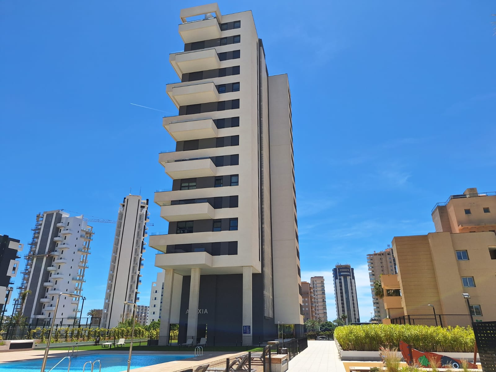 Ático nuevo con vistas al mar