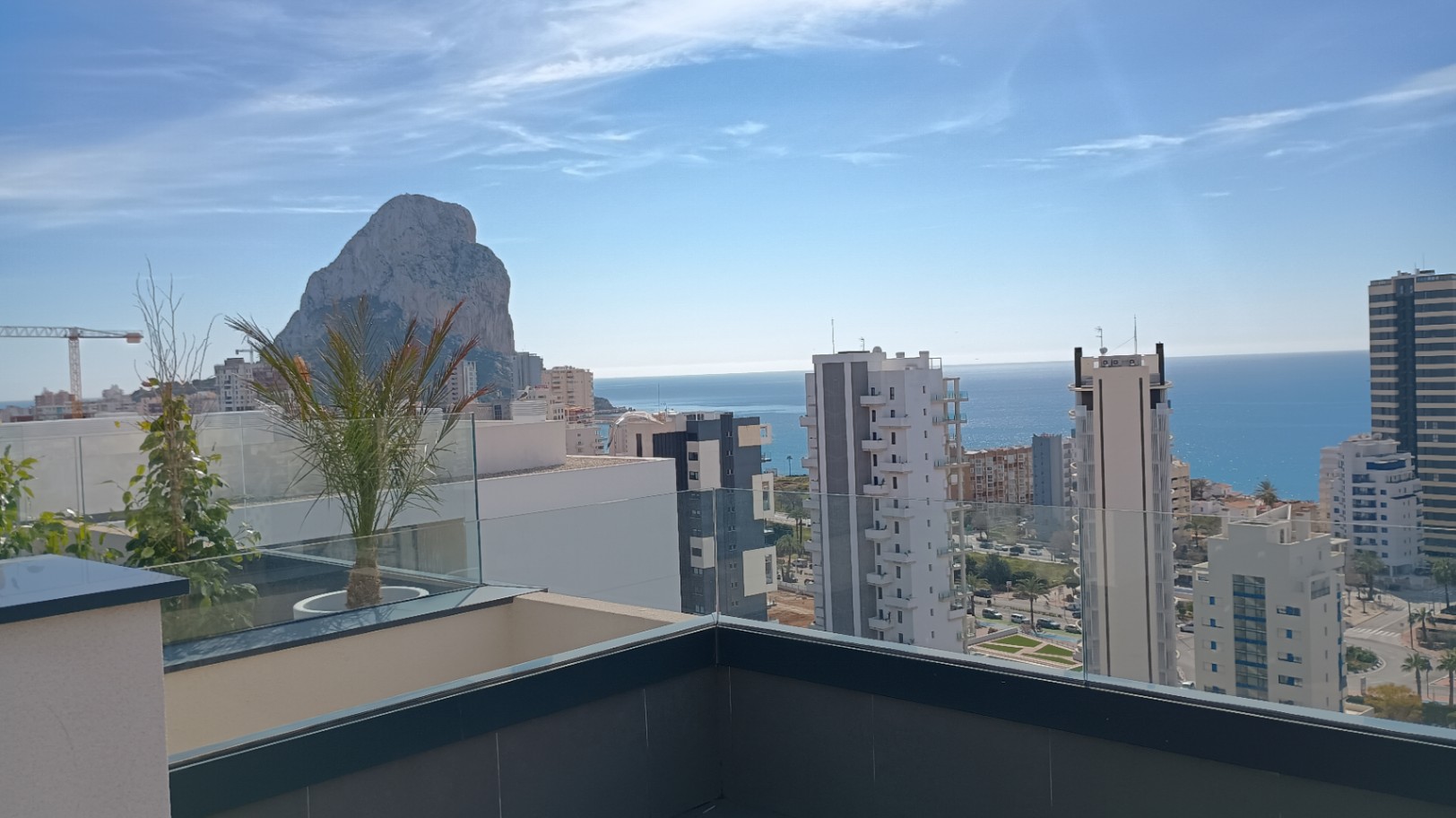 1445C - Ático con solarium y vistas al mar