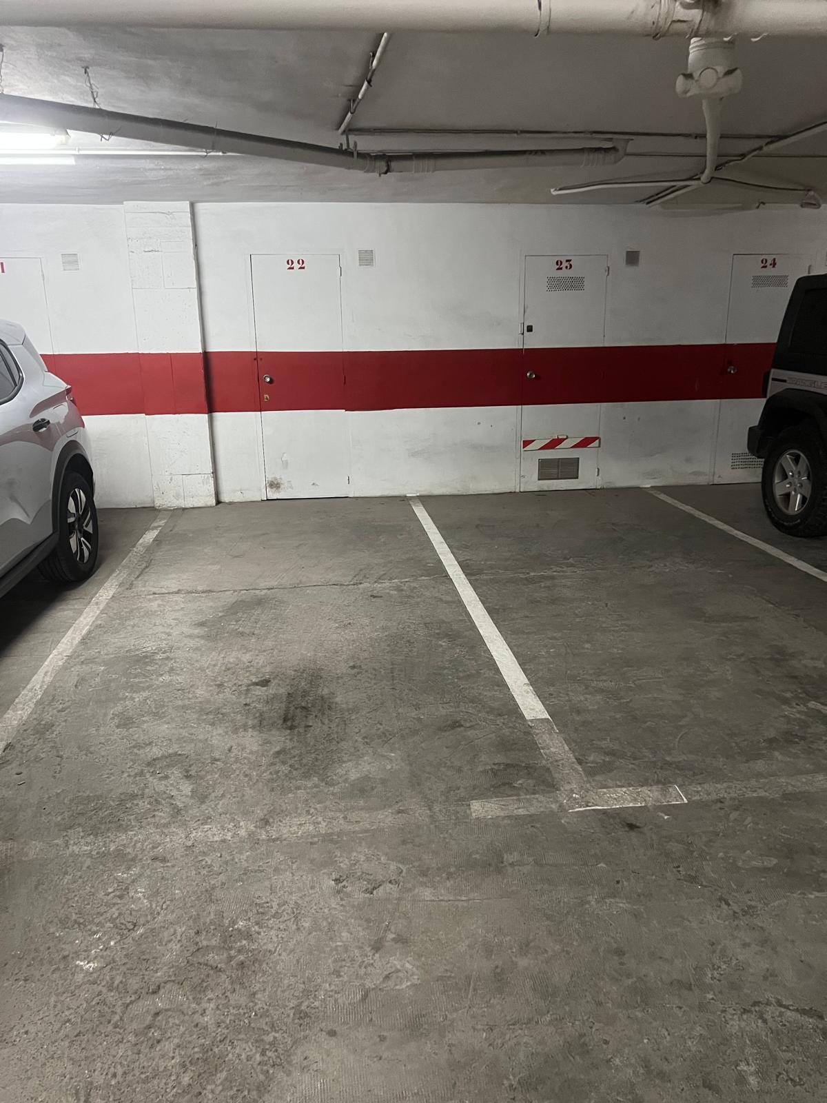Parkplatz mit Abstellraum in Calpe